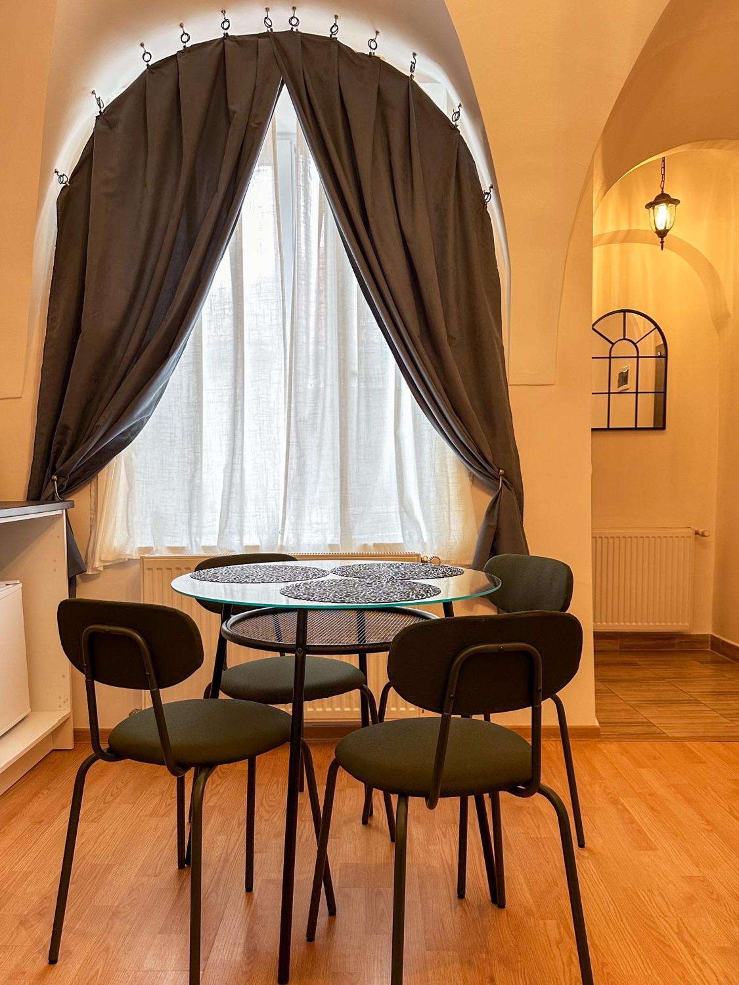 Serenity House Apartments Sibiu Buitenkant foto