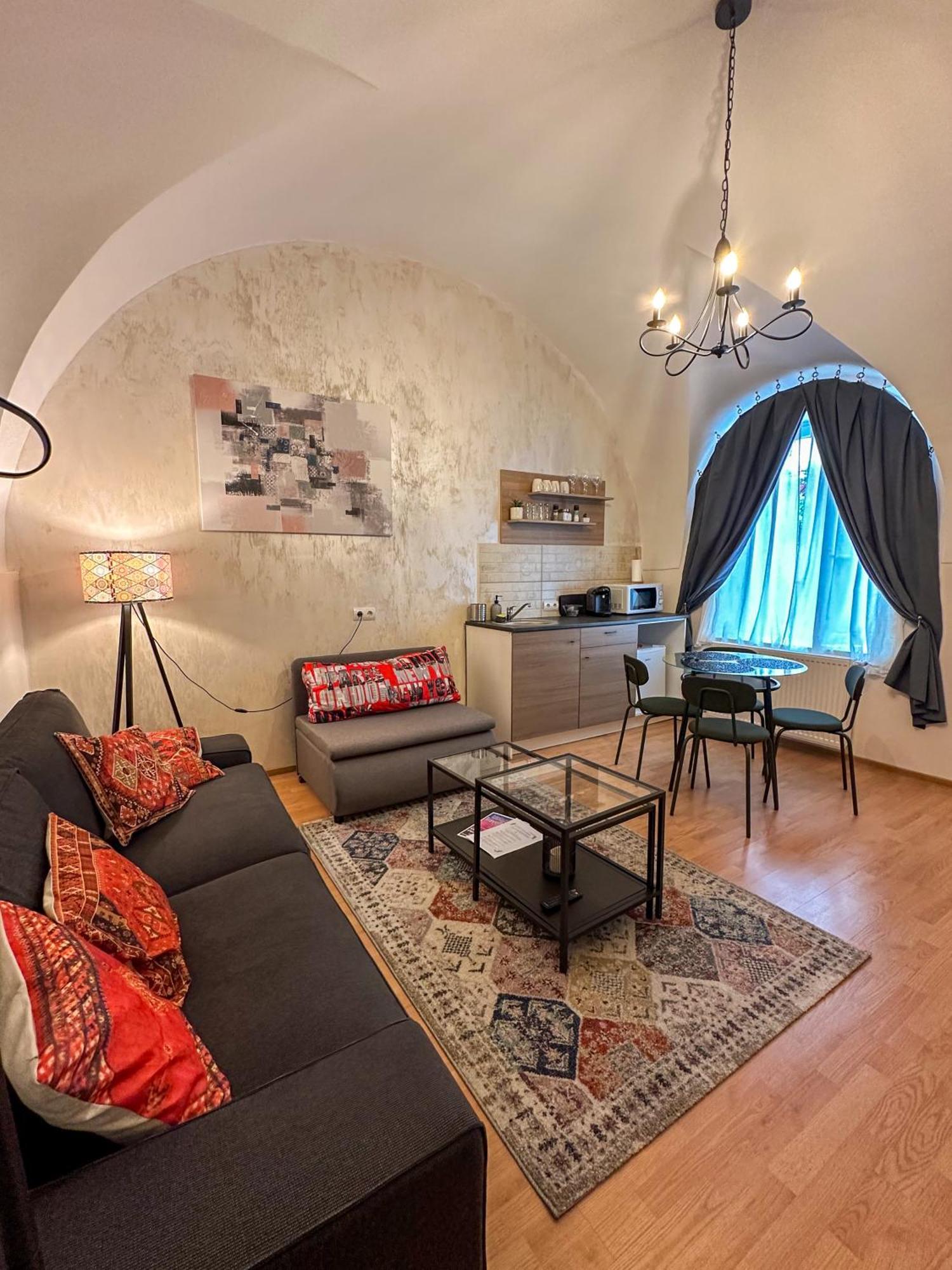 Serenity House Apartments Sibiu Buitenkant foto
