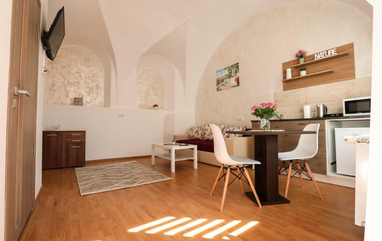 Serenity House Apartments Sibiu Buitenkant foto