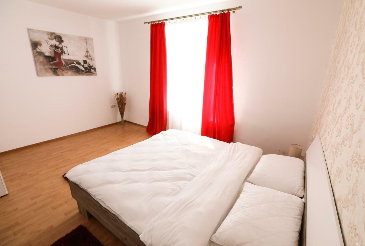 Serenity House Apartments Sibiu Buitenkant foto